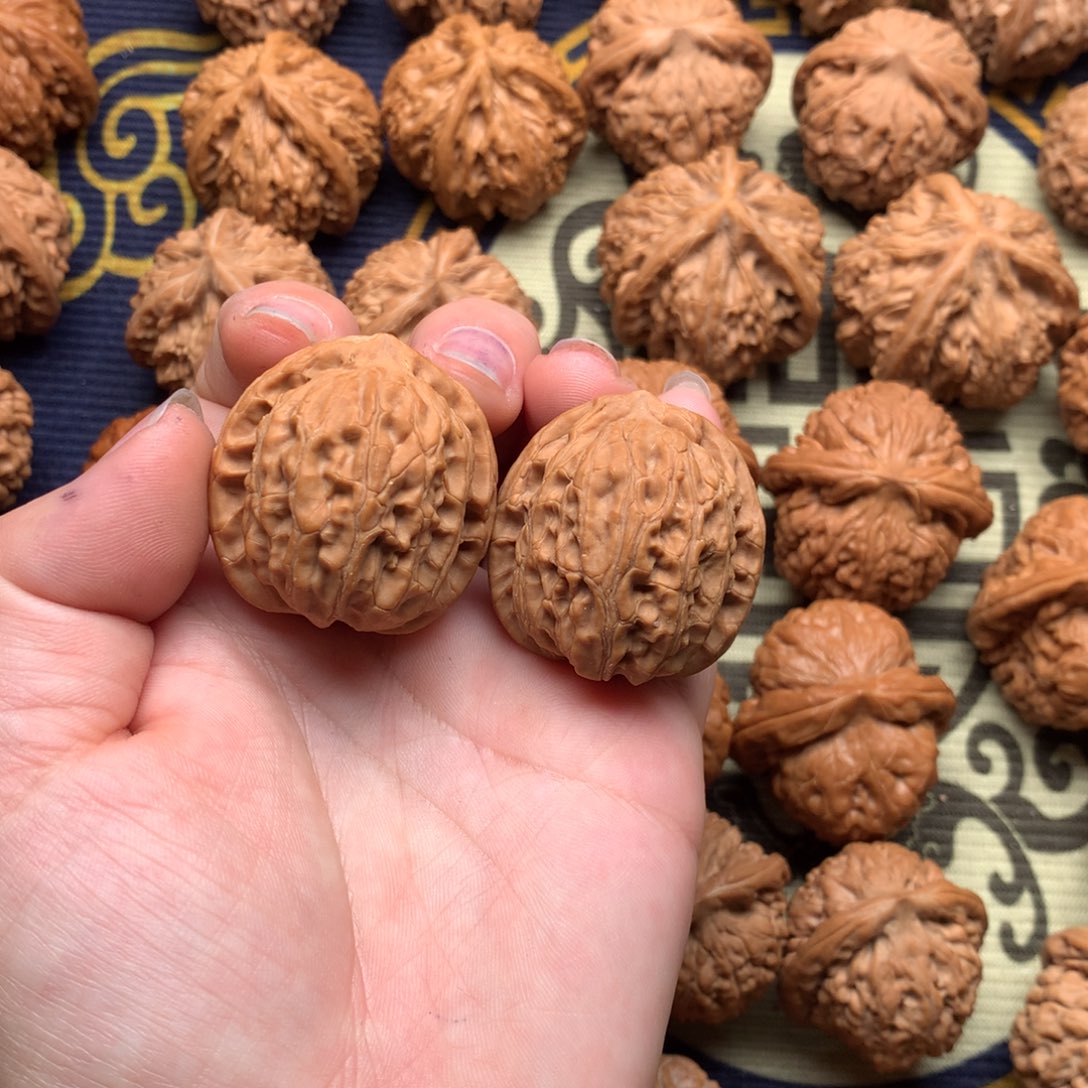 文玩核桃吊坠33龙胆