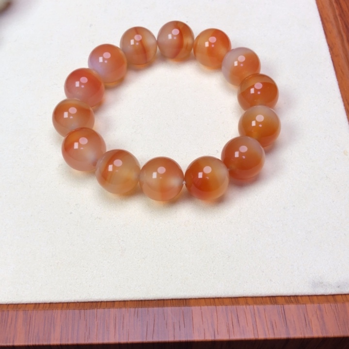 玛瑙/玉髓手串未镶嵌小**?