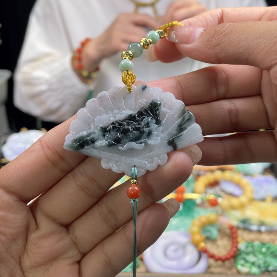 翡翠颈饰未镶嵌代编织