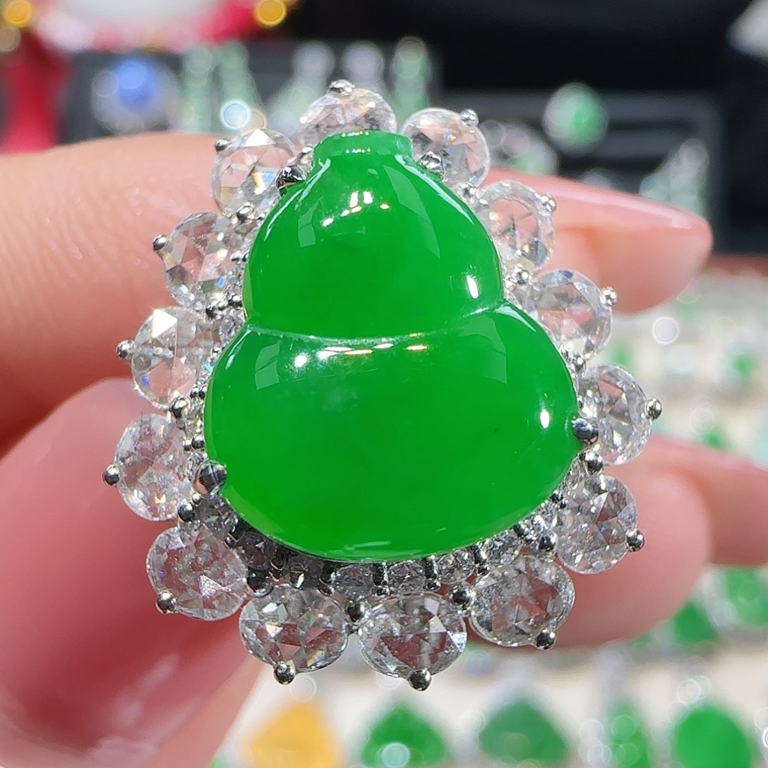 翡翠吊坠(不含链)18K金镶嵌