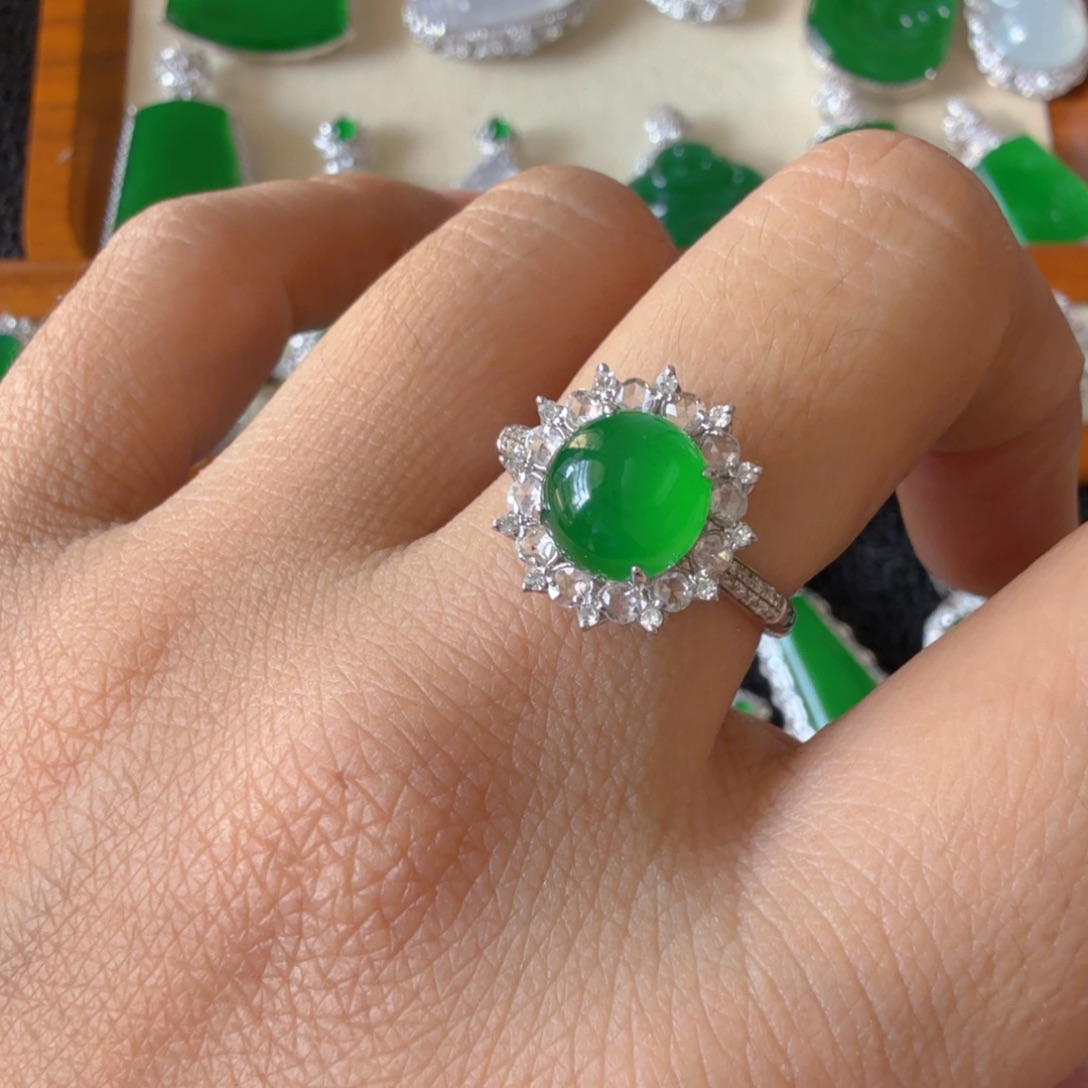 翡翠18K金镶嵌戒指戒指