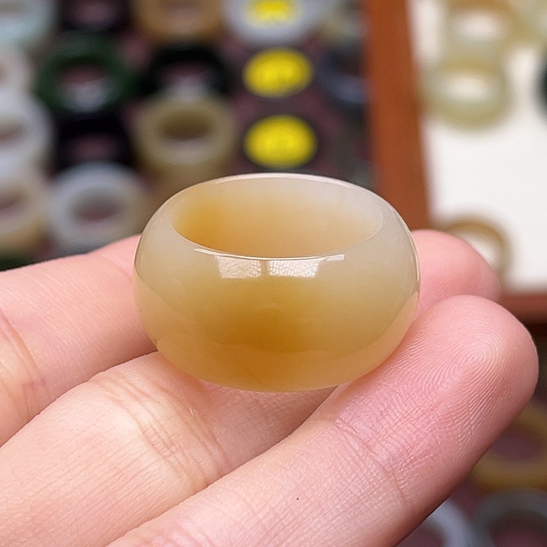 和田玉未镶嵌戒指17.9金糖白