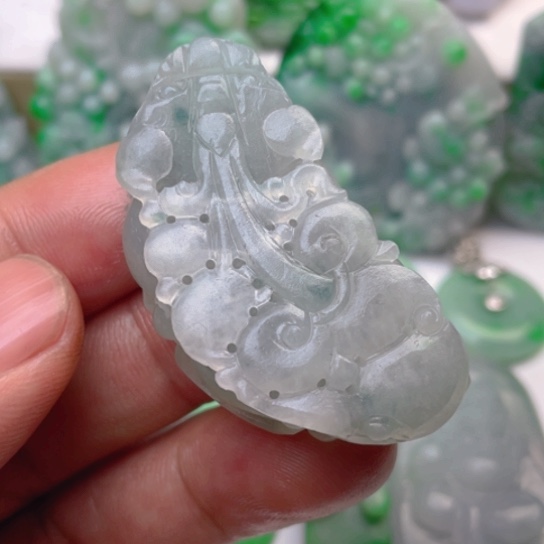 定制翡翠未镶嵌翡翠