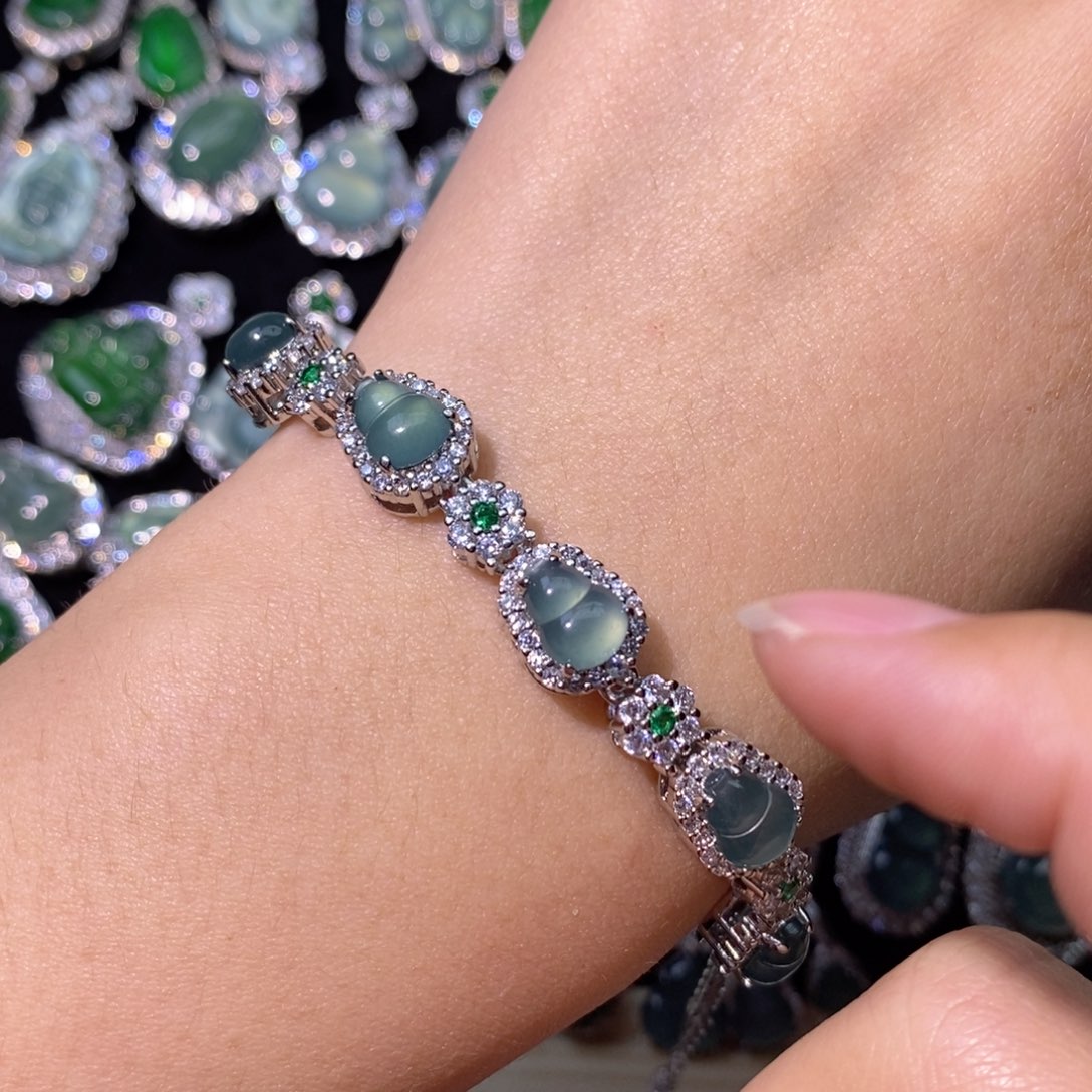 翡翠未镶嵌颈饰天然