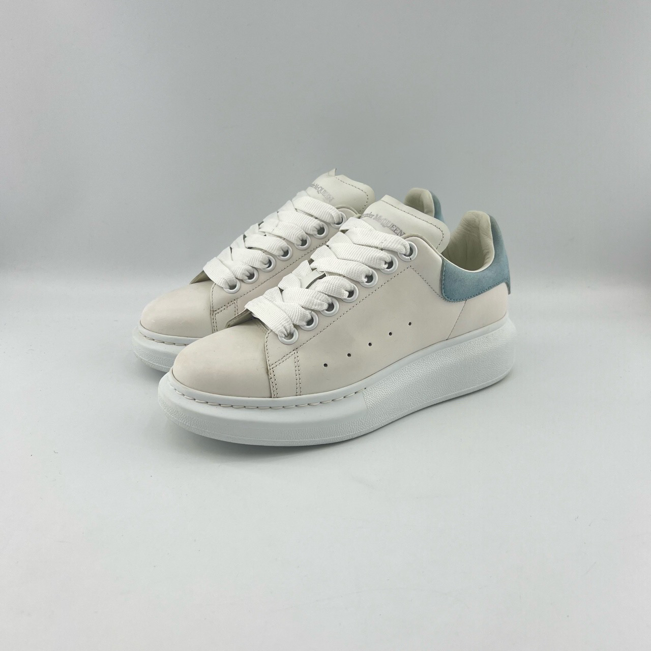 99新 Alexander McQueen/亚历山大·麦昆 35.5码/小白鞋/11167072