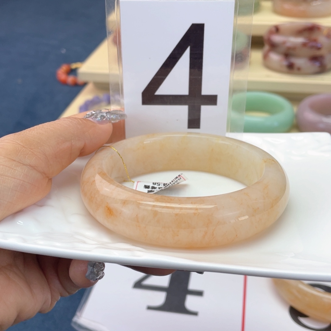 石英质玉未镶嵌手镯62.7圈