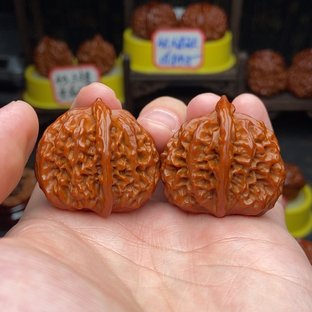 文玩核桃吊坠36野生元宝