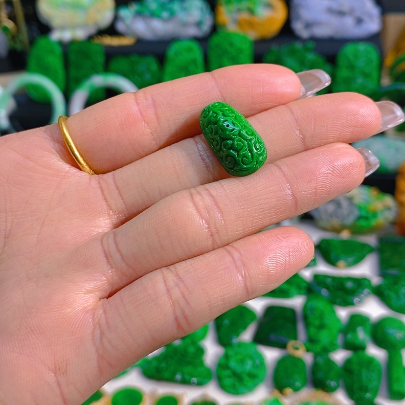 【闪购商品】翡翠颈饰未镶嵌戒面