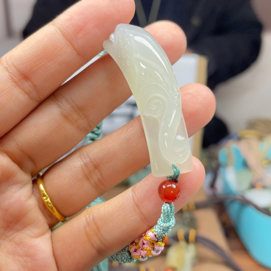 和田玉颈饰未镶嵌