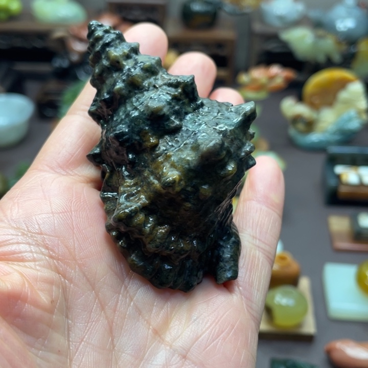 牛***灰蛇纹石玉未镶嵌天然岫玉