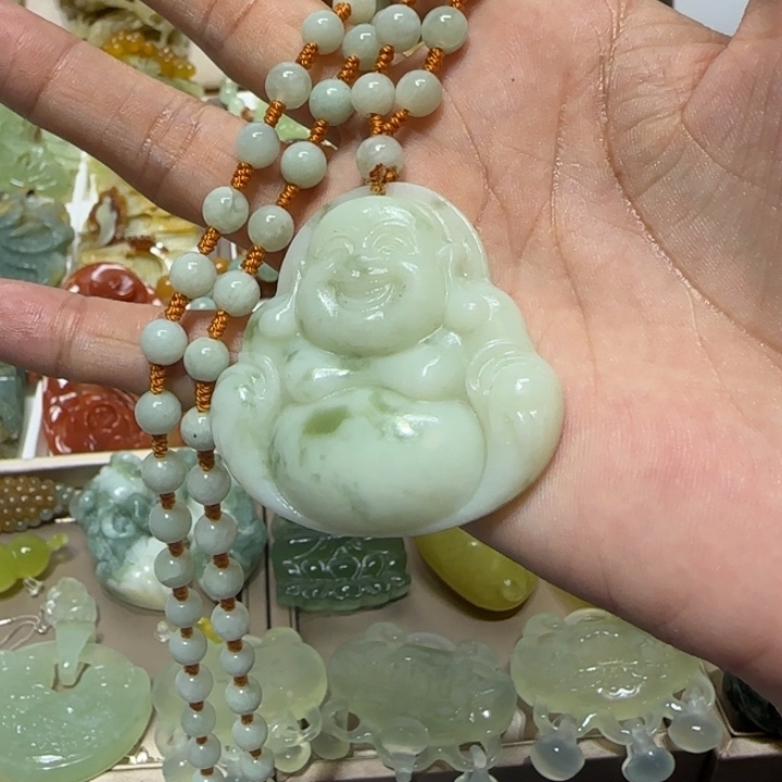 蛇纹石玉吊坠未镶嵌