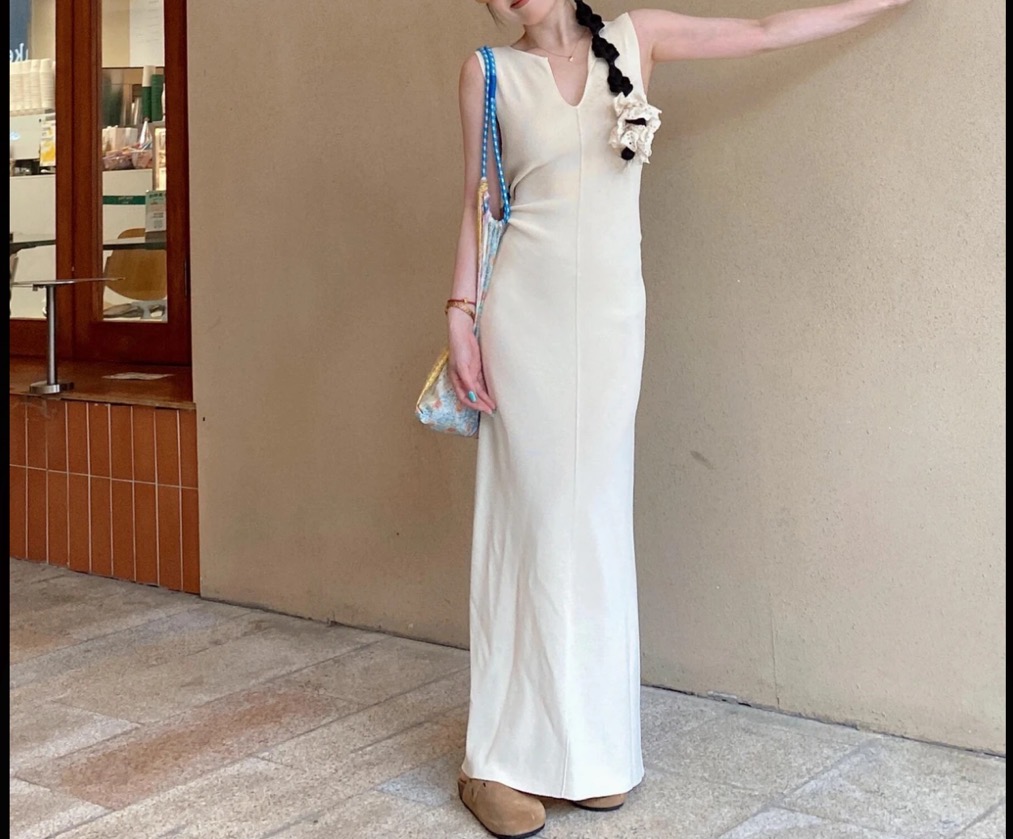 春夏新款针织V领长裙气质高腰显瘦法式高级收腰连衣裙简约包臀裙