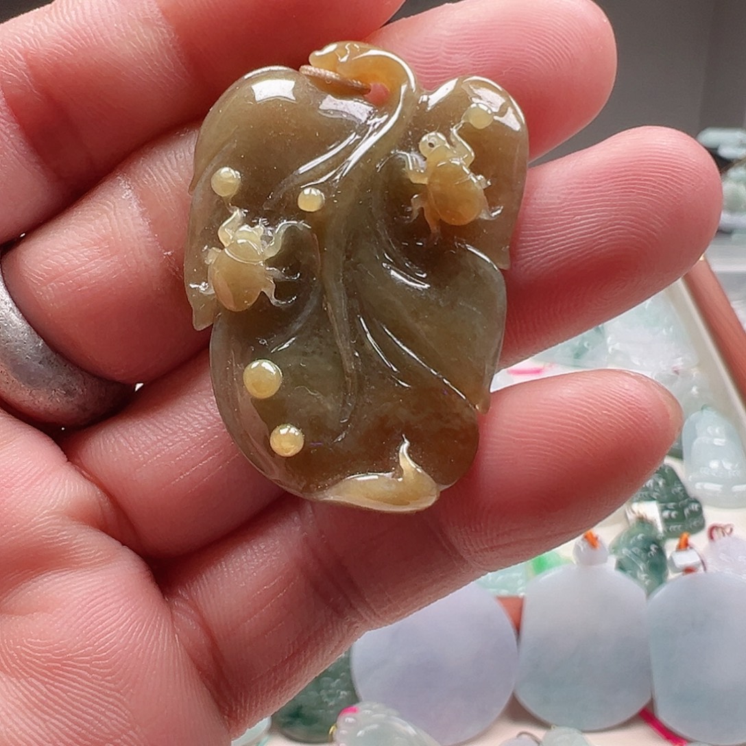翡翠未镶嵌颈饰叶子