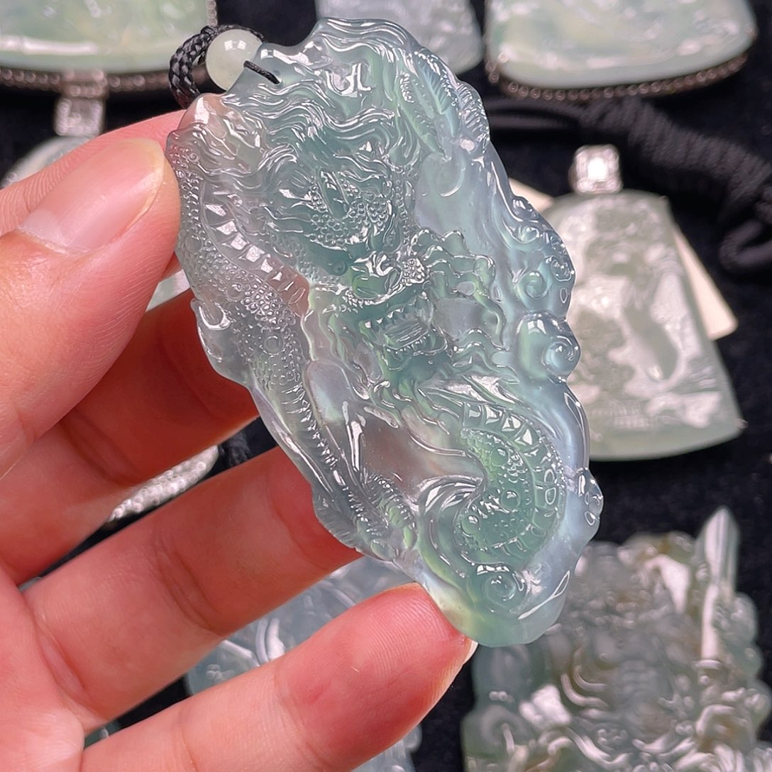 颈饰未镶嵌翡翠6，