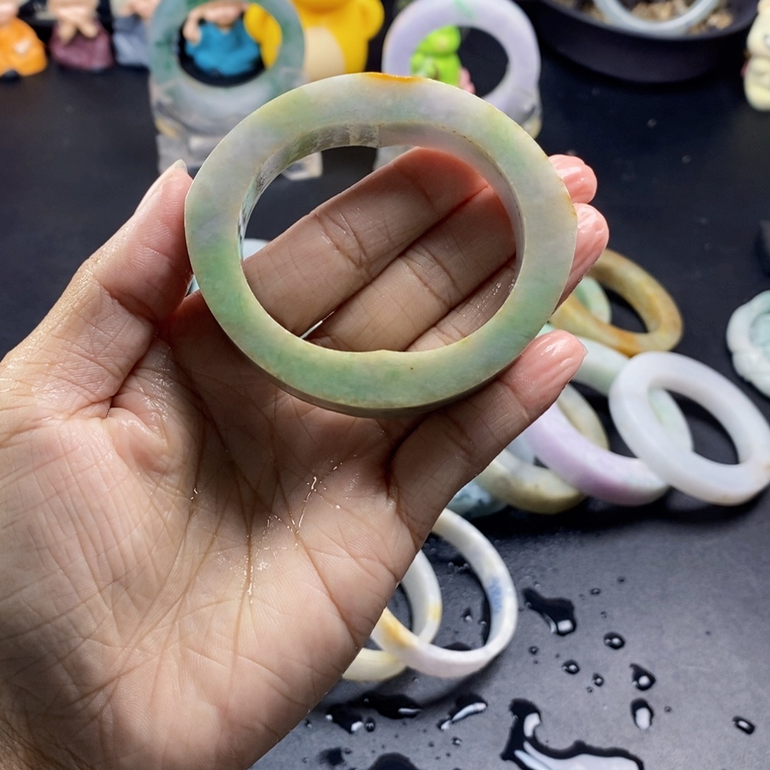 定制翡翠未镶嵌手镯定制