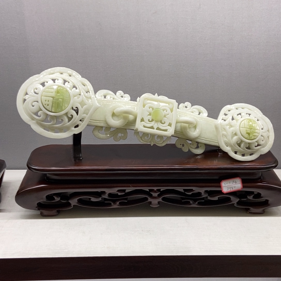 尹***进玉如意摆件家居摆件