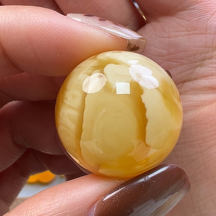 蜜蜡未镶嵌珠宝奇石