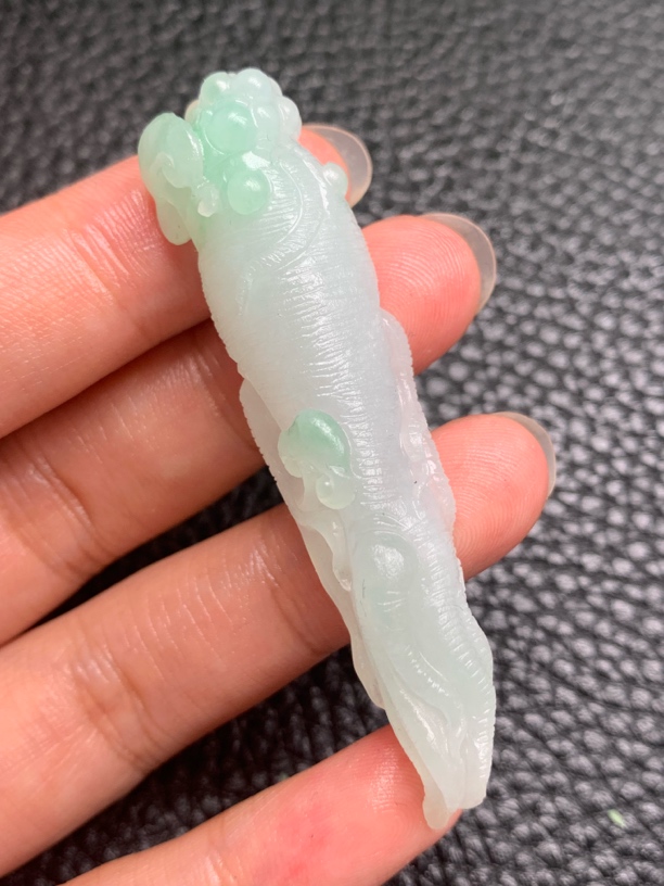 天然缅甸A货翡翠毛货晴绿底人参/人生如意