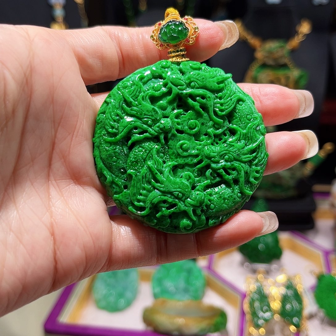 【闪购商品】翡翠吊坠(赠链)未镶嵌༊**爷翡翠