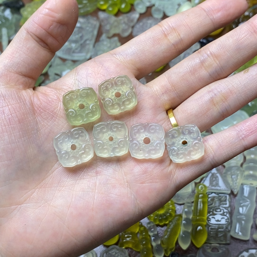 蛇纹石玉合金颈饰