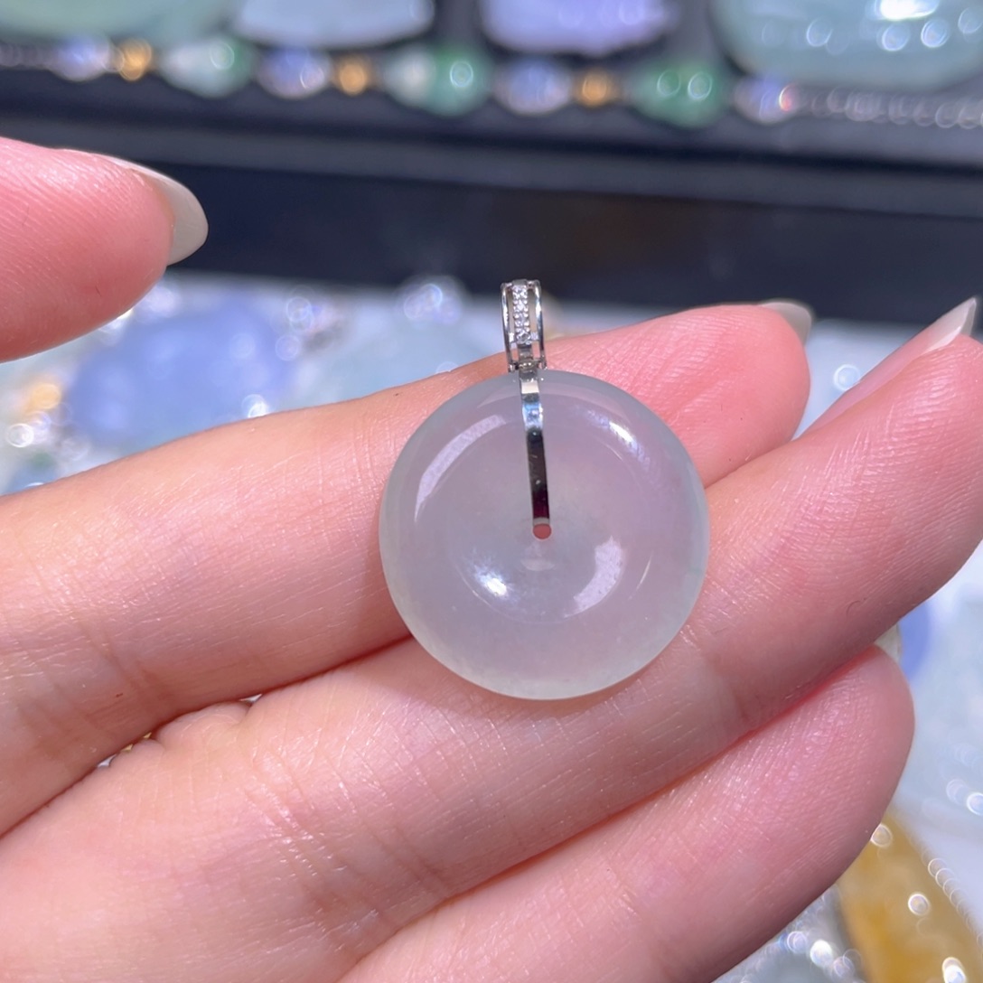颈饰18K金镶嵌翡翠翡翠