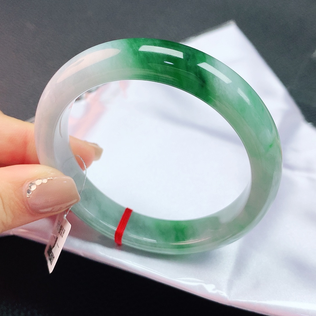 翡翠手镯未镶嵌57圈