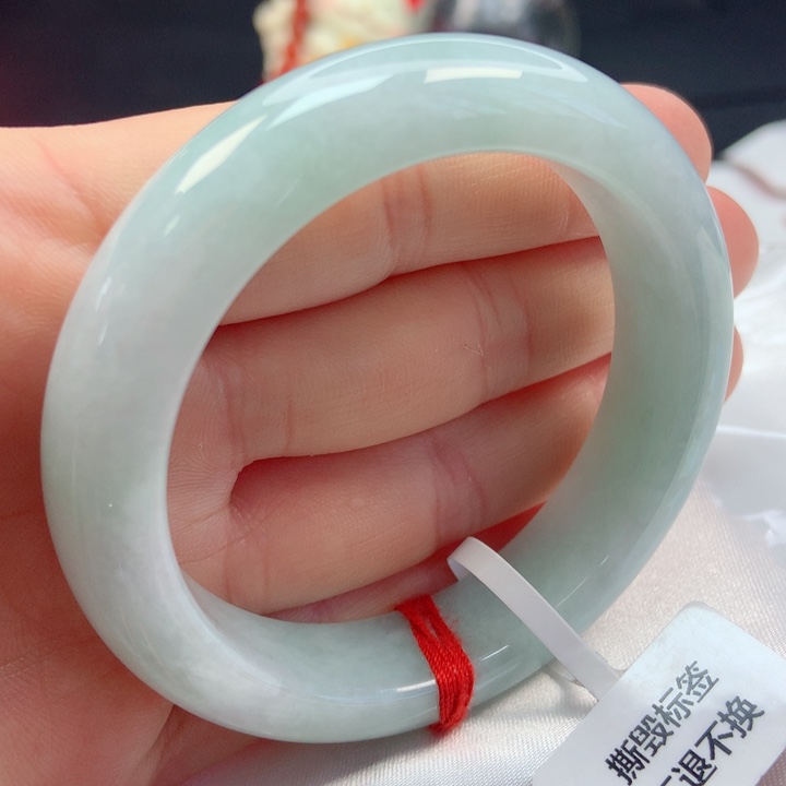 翡翠手镯未镶嵌51圈