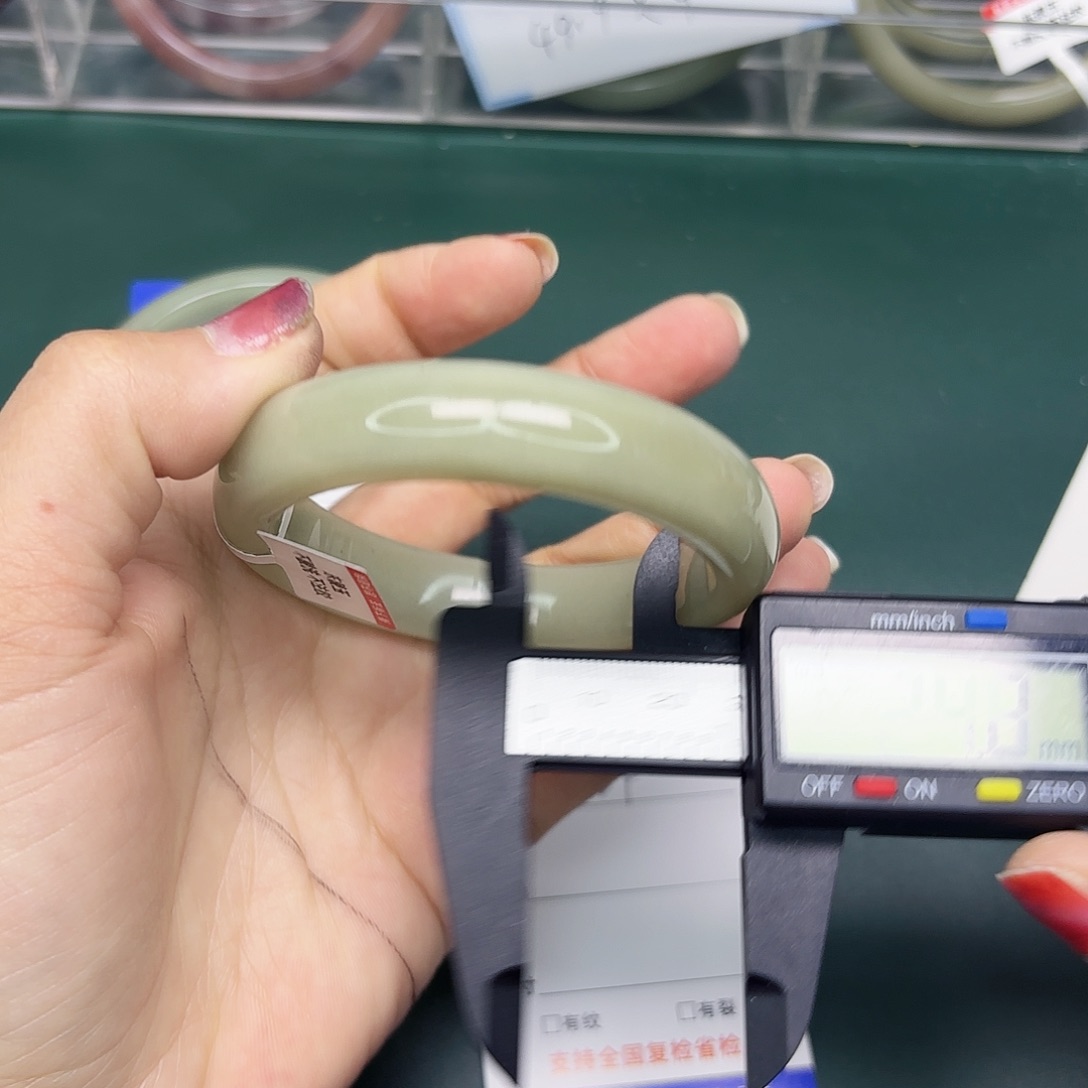 石英质玉未镶嵌手镯134/5655