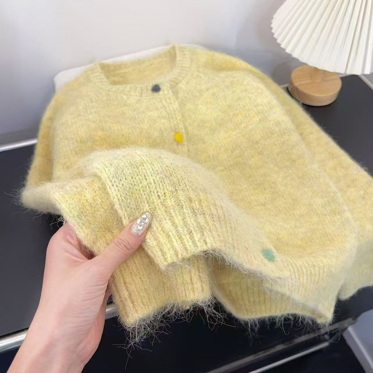 小奶酪彩扣韩系小众简约减龄奶敷敷针织开衫女