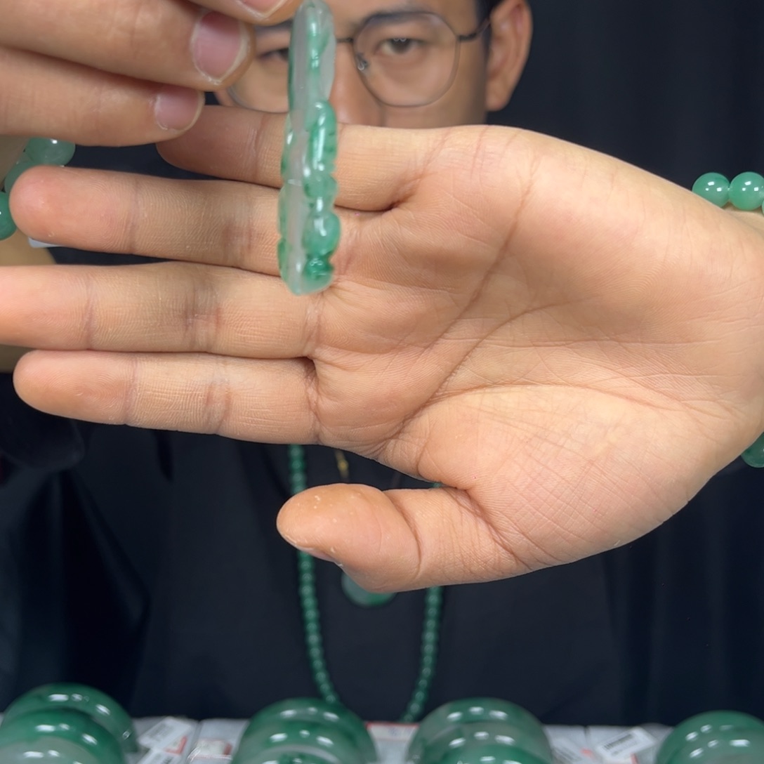 石英质玉吊坠(不含链)未镶嵌
