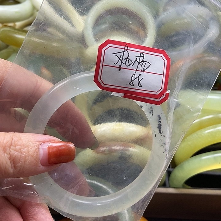 蛇纹石玉手镯未镶嵌杨*