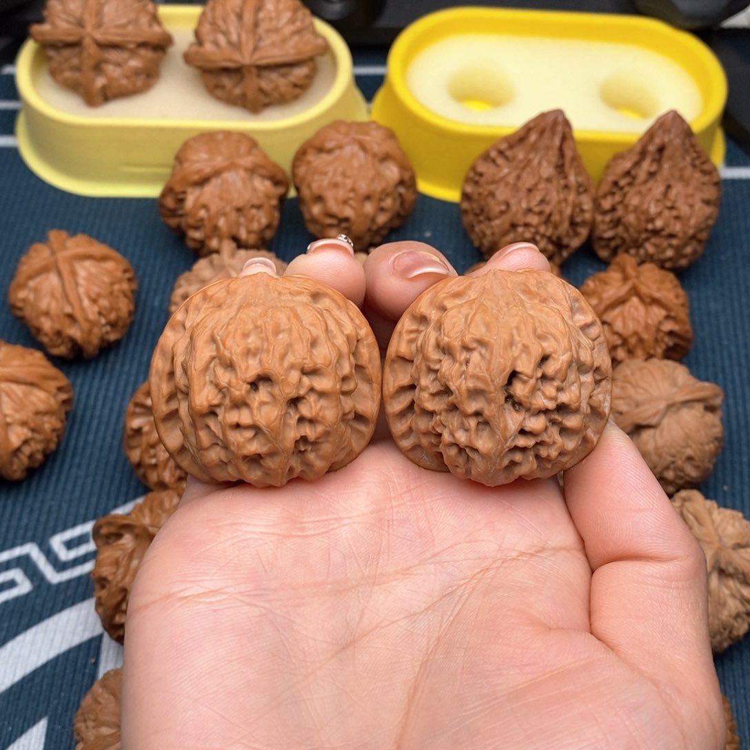 吊坠文玩核桃核*念雪狮40