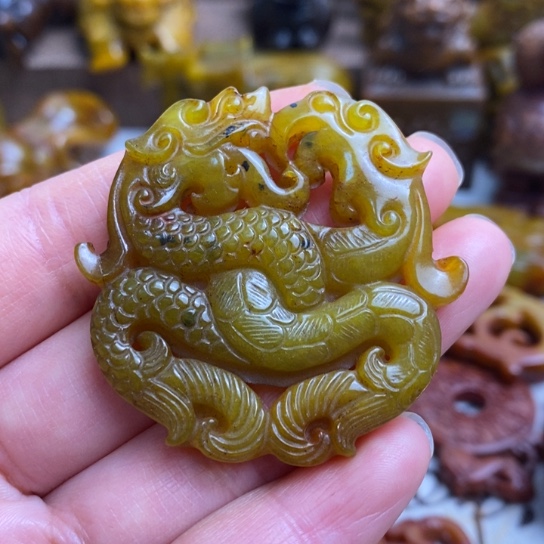 蛇纹石玉未镶嵌颈饰53