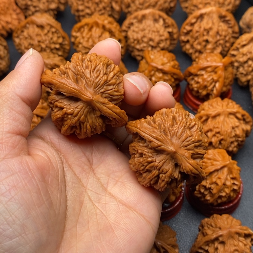 【闪购商品】文玩核桃把件43虎头