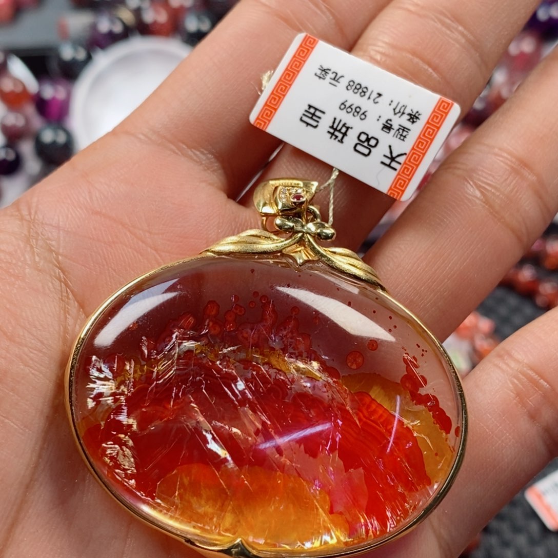 胶花吊坠18K金镶嵌水晶富****收9899