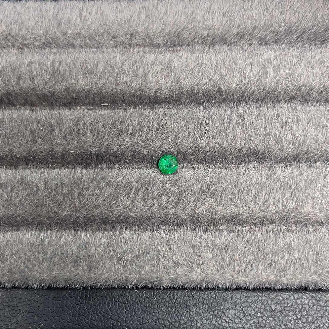 祖母绿裸石未镶嵌圆特价0.135ct