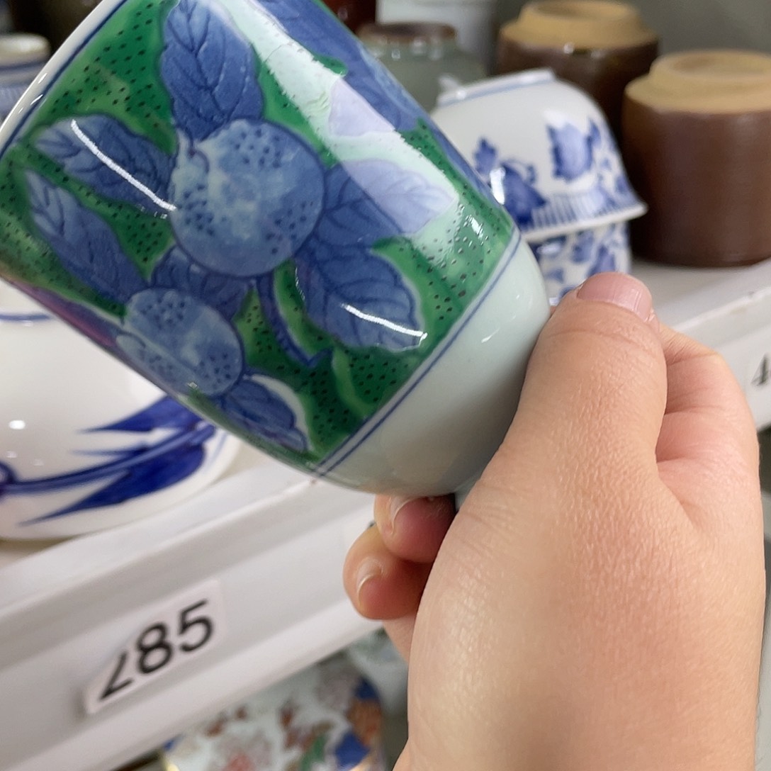 瓷片李***菜哈哈哈我在这一片混乱里活蹦乱