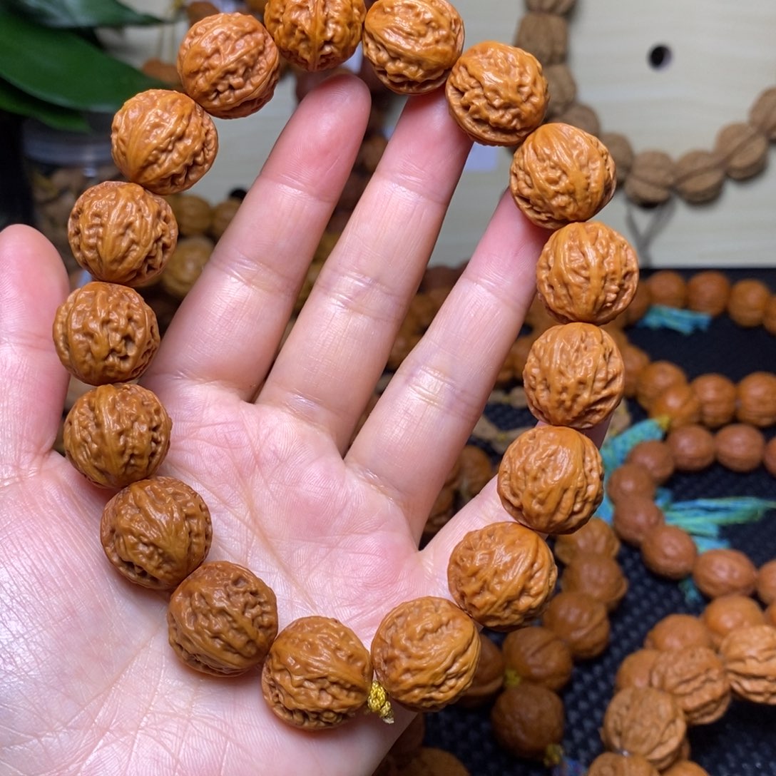 我***好手串文玩核桃八棱手持