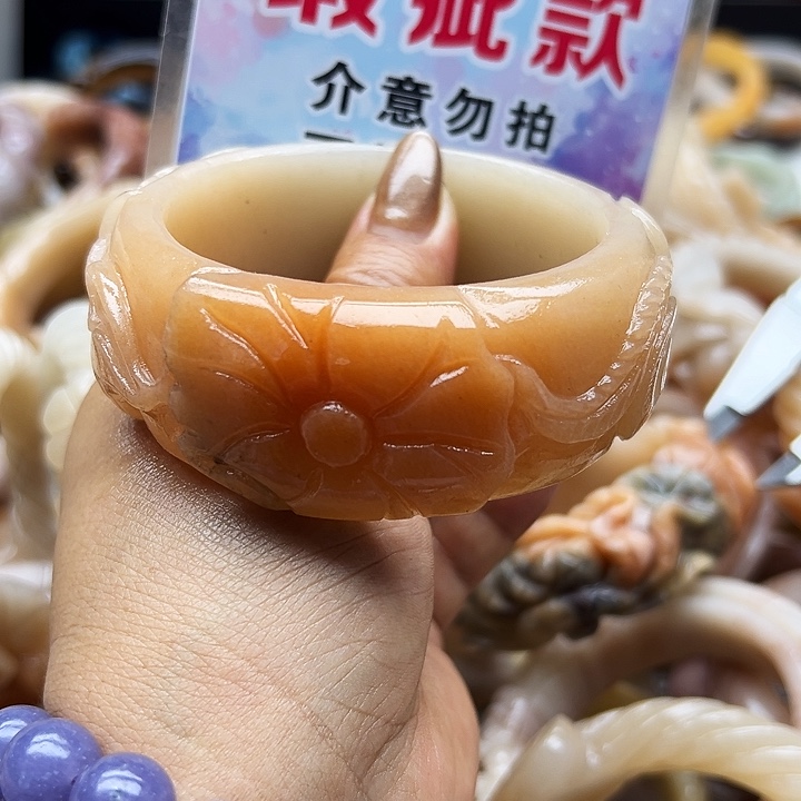未镶嵌手镯石英岩玉牵*