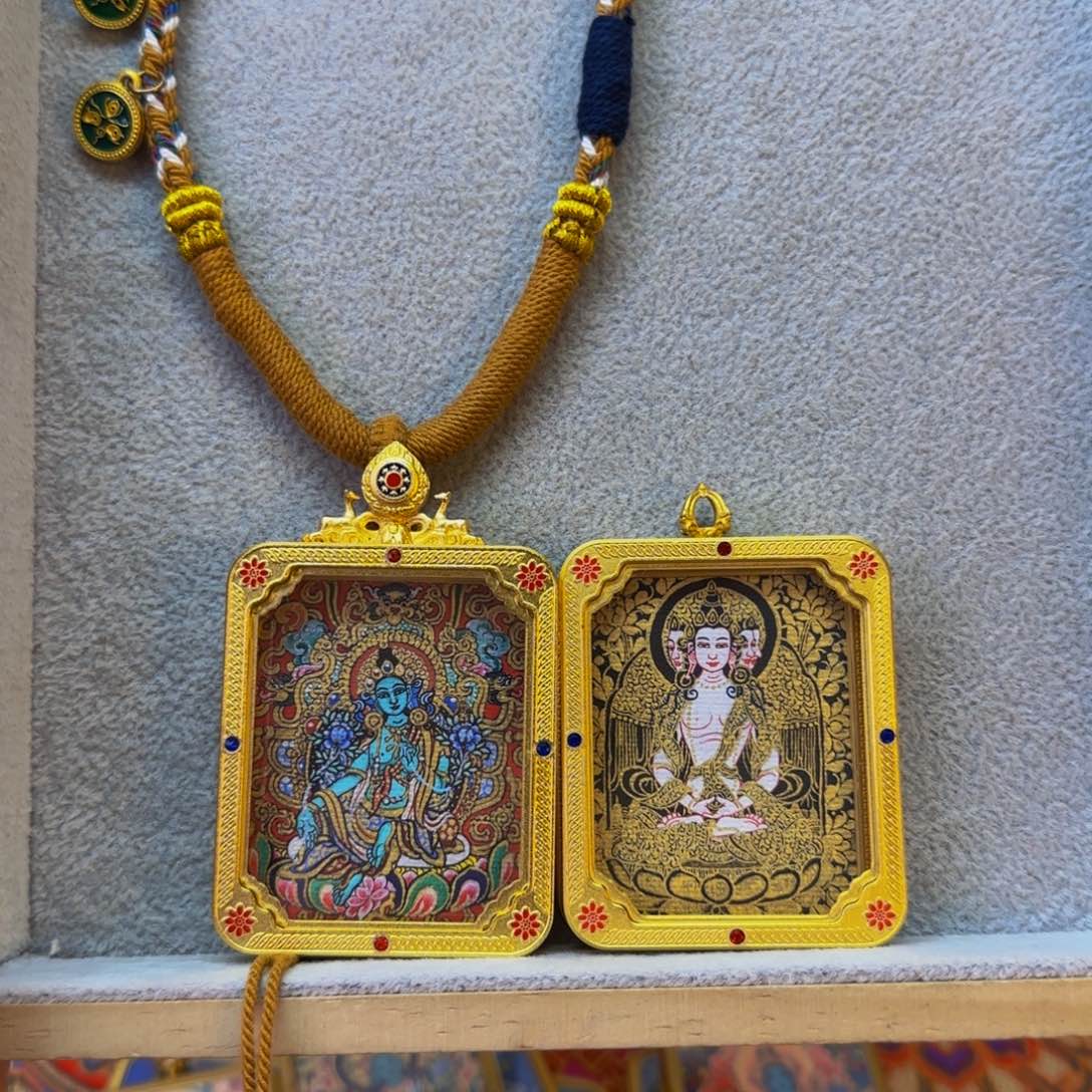 吊坠那*海双面。            