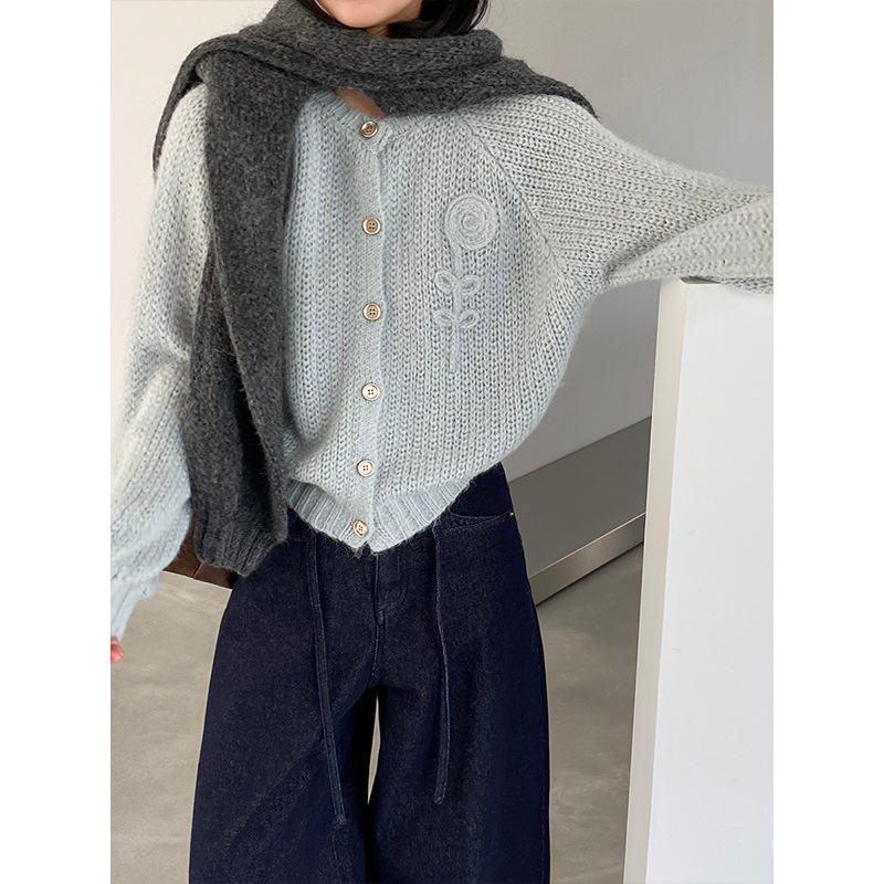 针织刺绣显瘦搭宽松设计U开衫小众女新款百毛衣韩系感