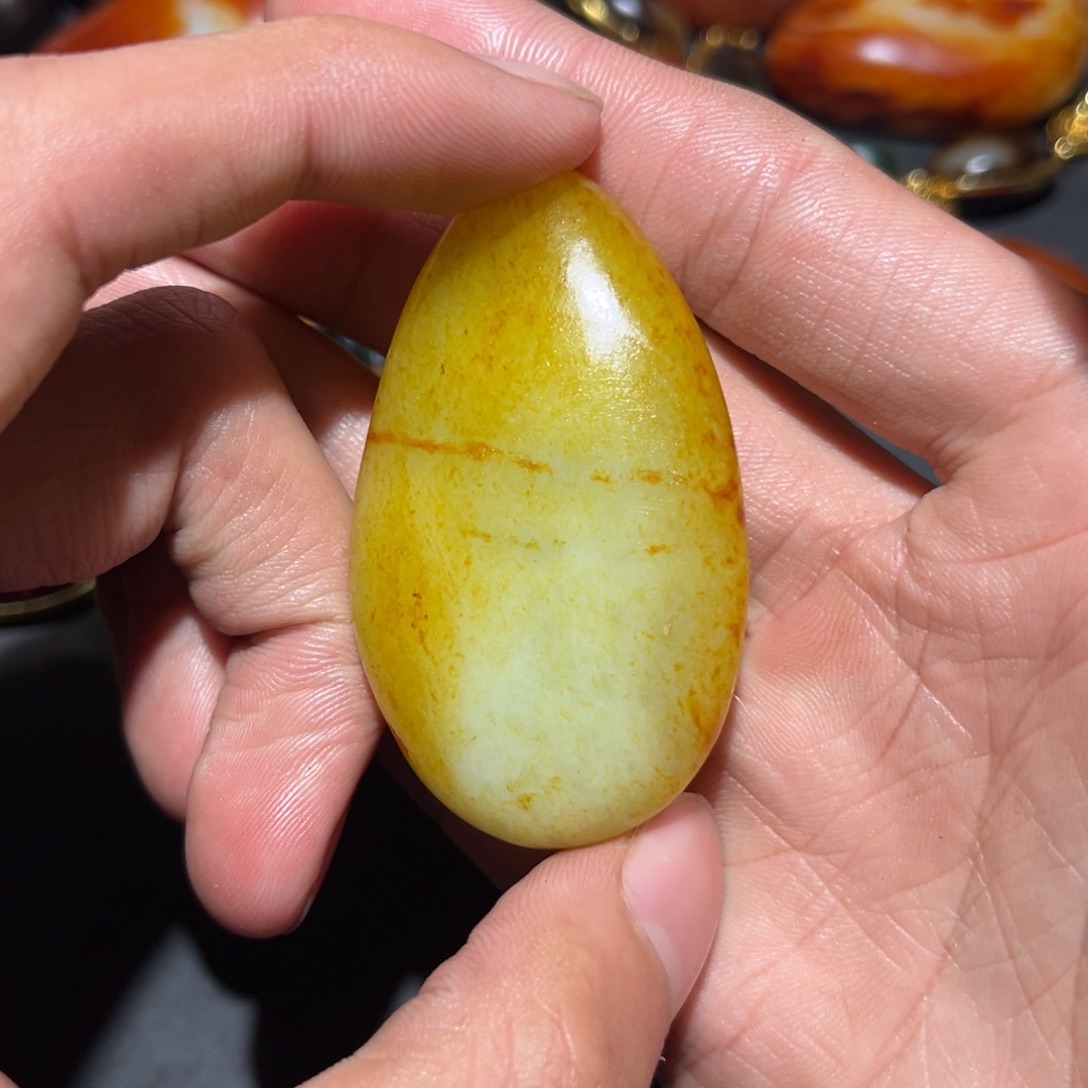 和田玉未镶嵌珠宝奇石