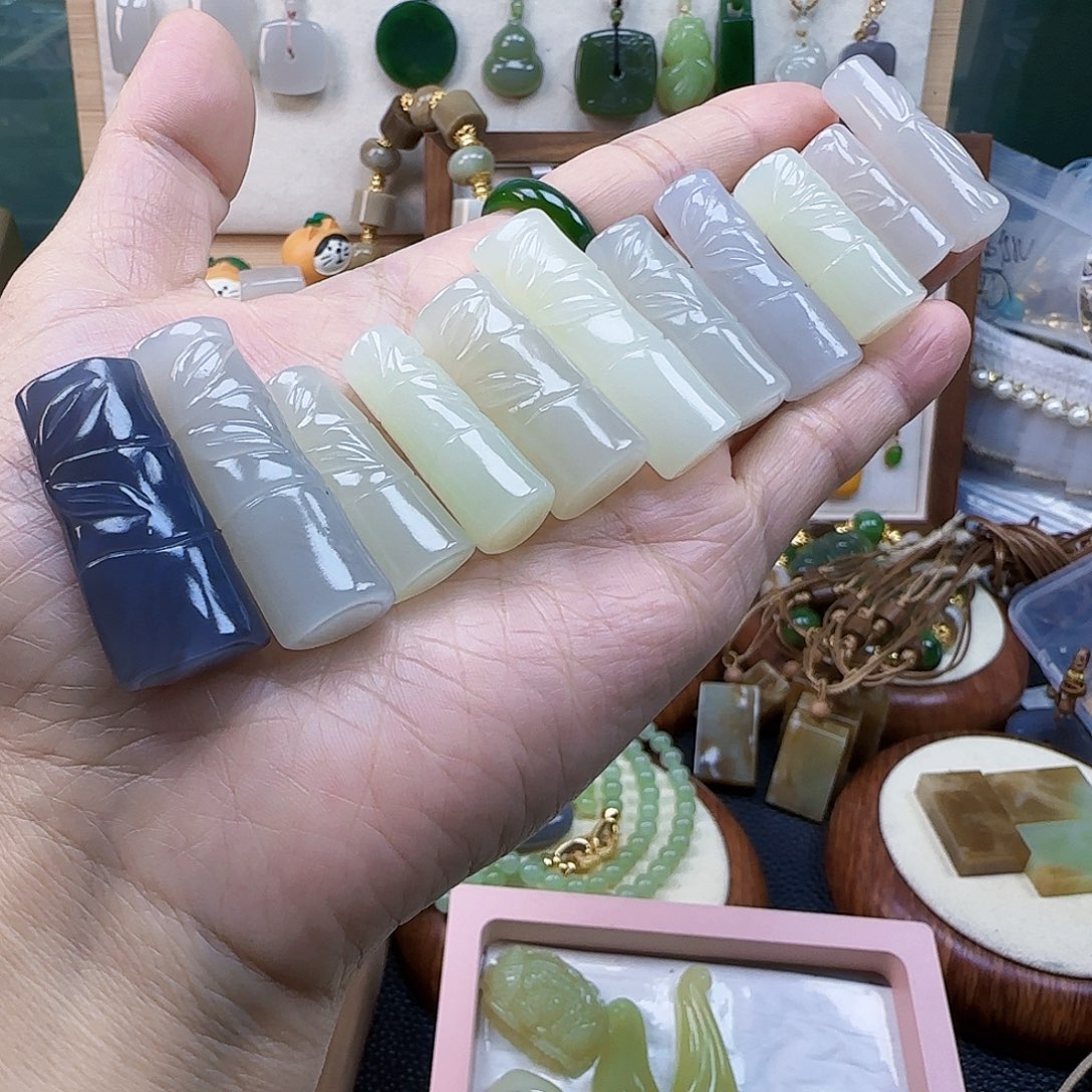和田玉未镶嵌吊坠(不含链)多样性发1
