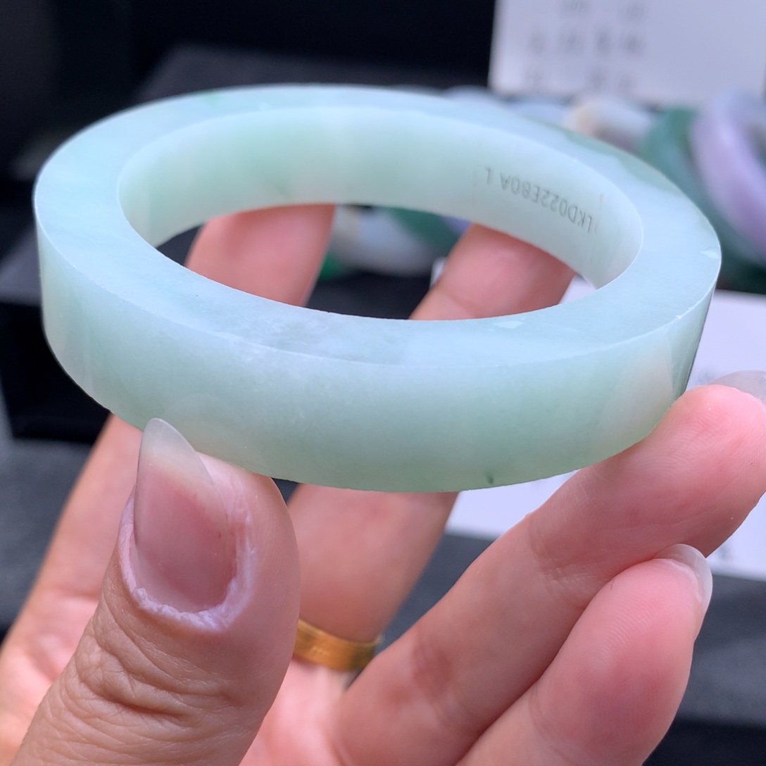 定制翡翠翡翠手镯未镶嵌甜绿胶条