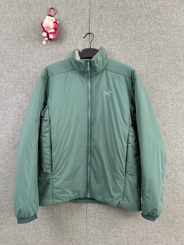 99新 ARC'TERYX/始祖鸟 ATOM HEAVEYWEIGHT 绿色夹克/M码/r281