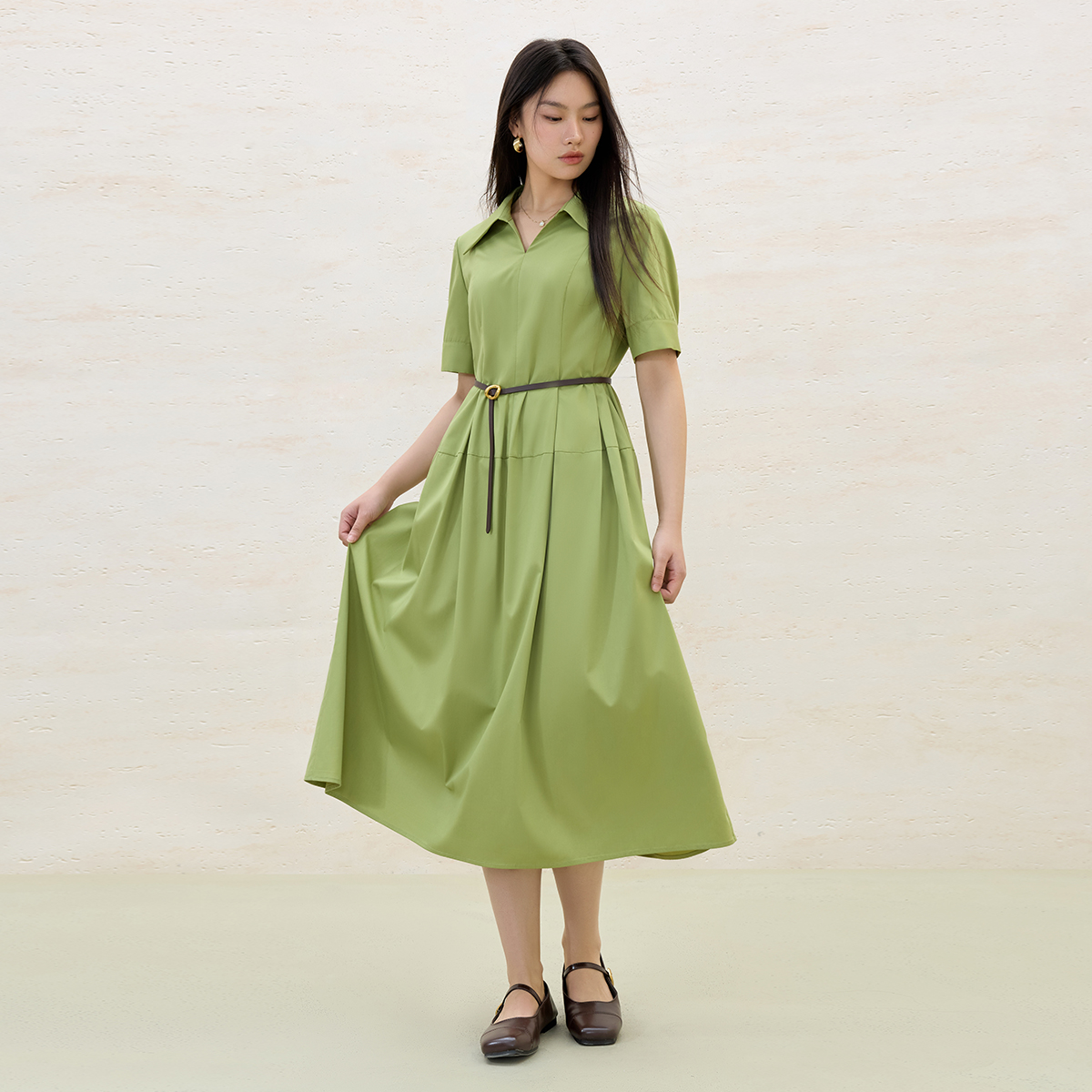 独束大码女装简约垂感V翻领连衣裙优雅气质通勤裙子25DS82066