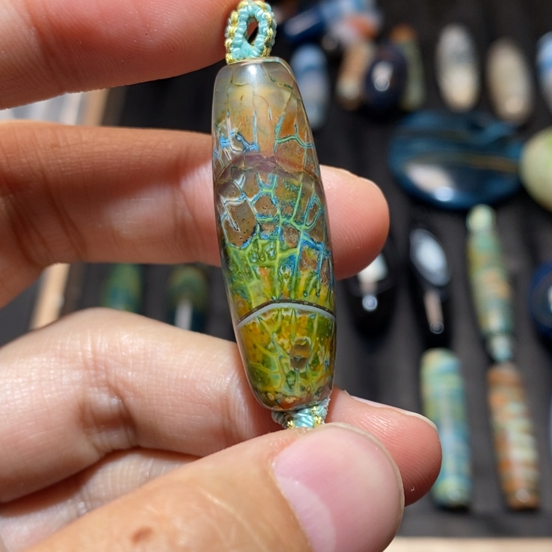 玛瑙/玉髓颈饰未镶嵌莓**?