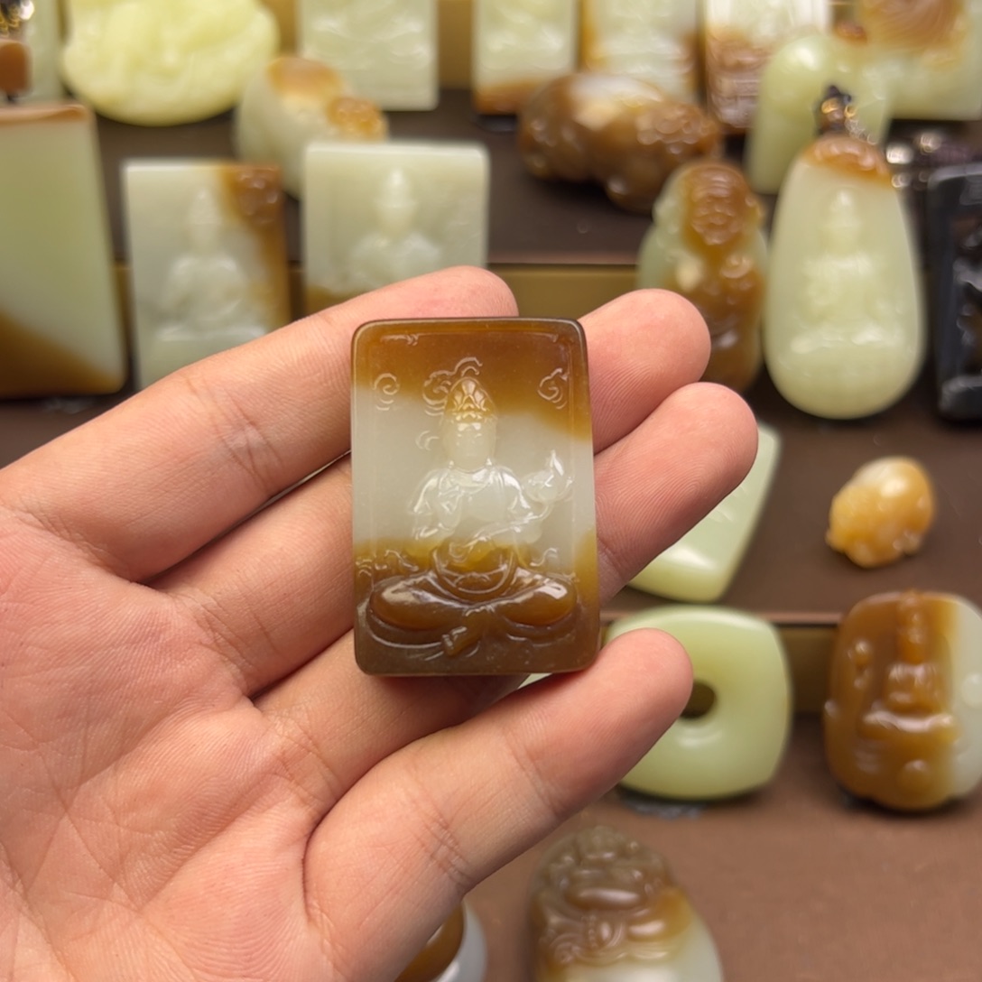 财***…和田玉未镶嵌颈饰