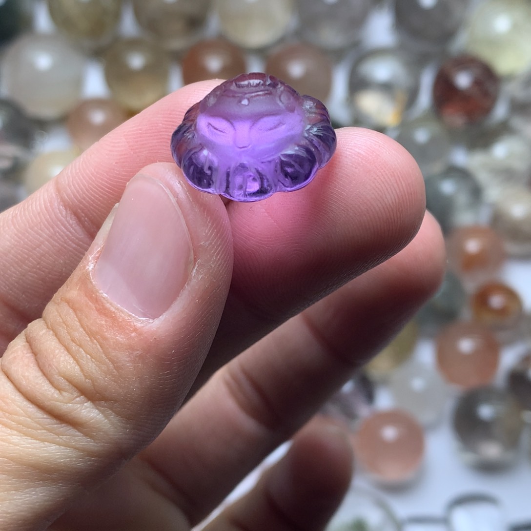 水晶珠宝半成品未镶嵌紫晶雕刻