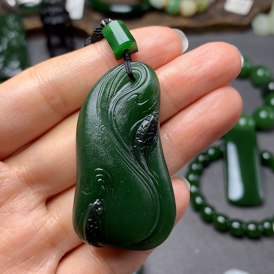 和田玉颈饰未镶嵌